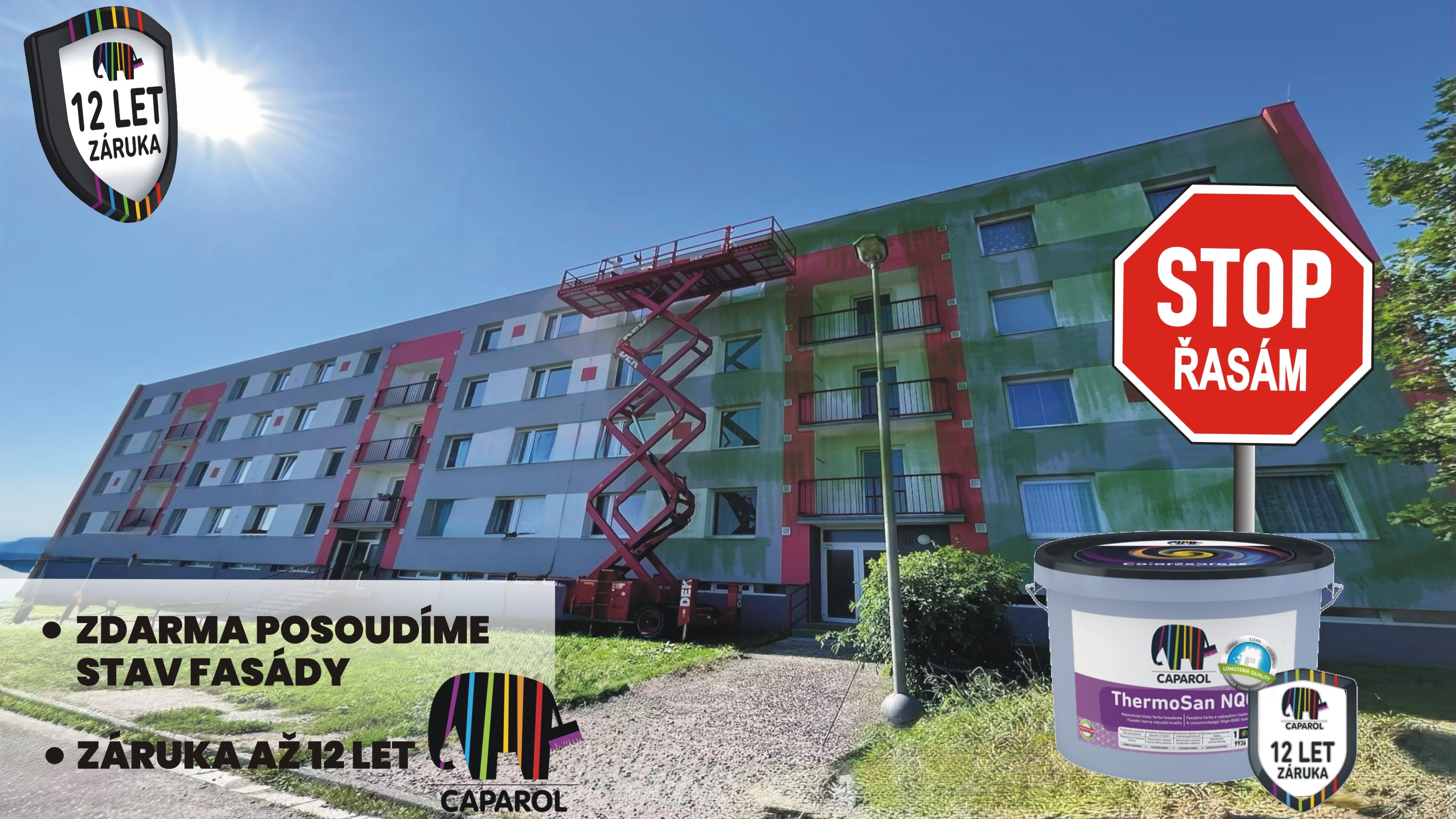 Řasy a mechy na fasádě